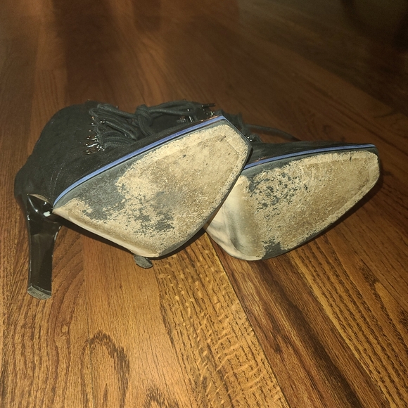 GX by Gwen Stefani Teardrop square toe ankle bootie w/ side zip and lace up - Picture 8 of 9